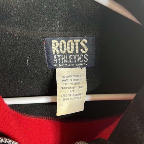 Virgin Mobile Vest - Roots Athletics Tag - Size Small - Red Vest - Picture 8 of 10